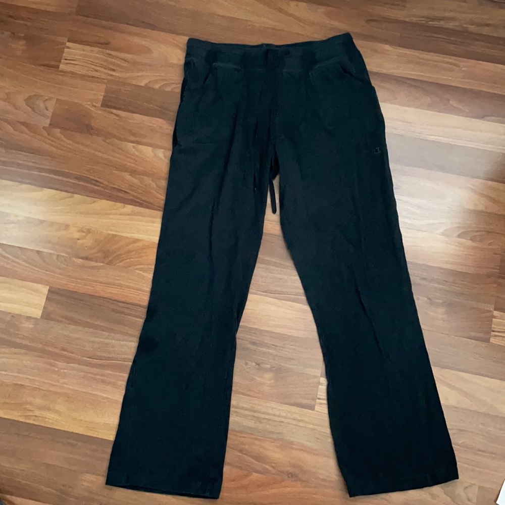 size medium women’s yoga pants